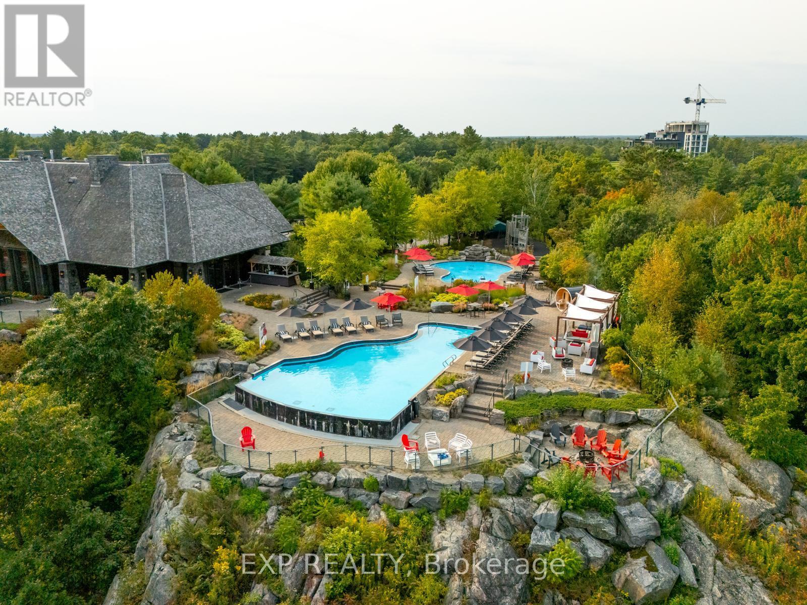 #102 120 CARRICK TRAIL - 25