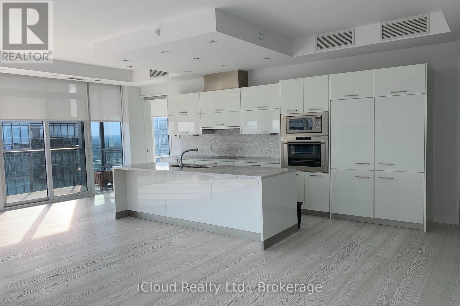#PH-3103 90 PARK LAWN - 21