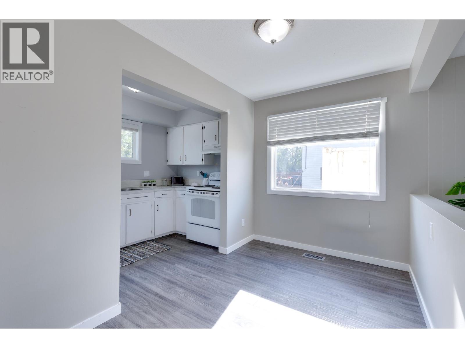 Photo 24 of 31 — 4206-4210 1ST AVENUE · Prince George, BC