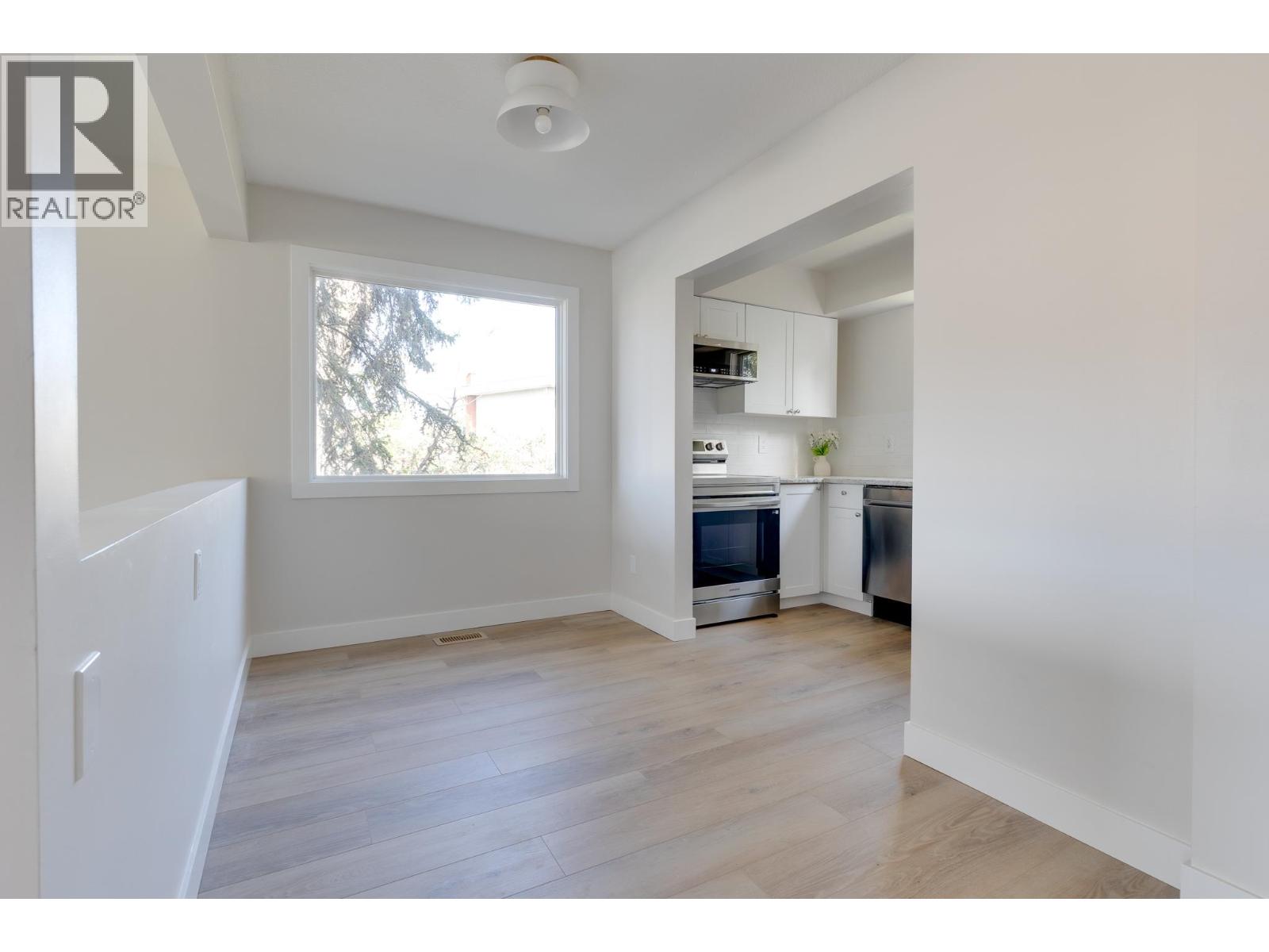 Photo 9 of 31 — 4206-4210 1ST AVENUE · Prince George, BC