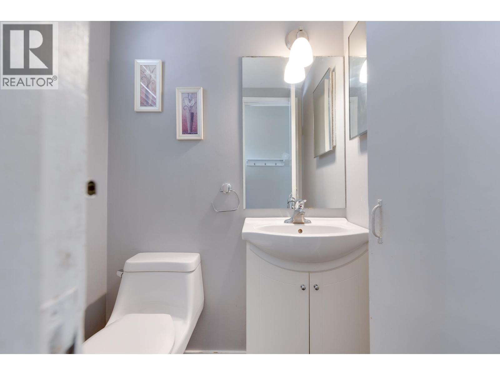 Photo 26 of 31 — 4206-4210 1ST AVENUE · Prince George, BC