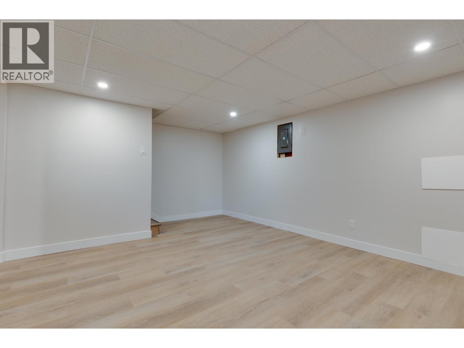 Photo 14 of 31 — 4206-4210 1ST AVENUE · Prince George, BC
