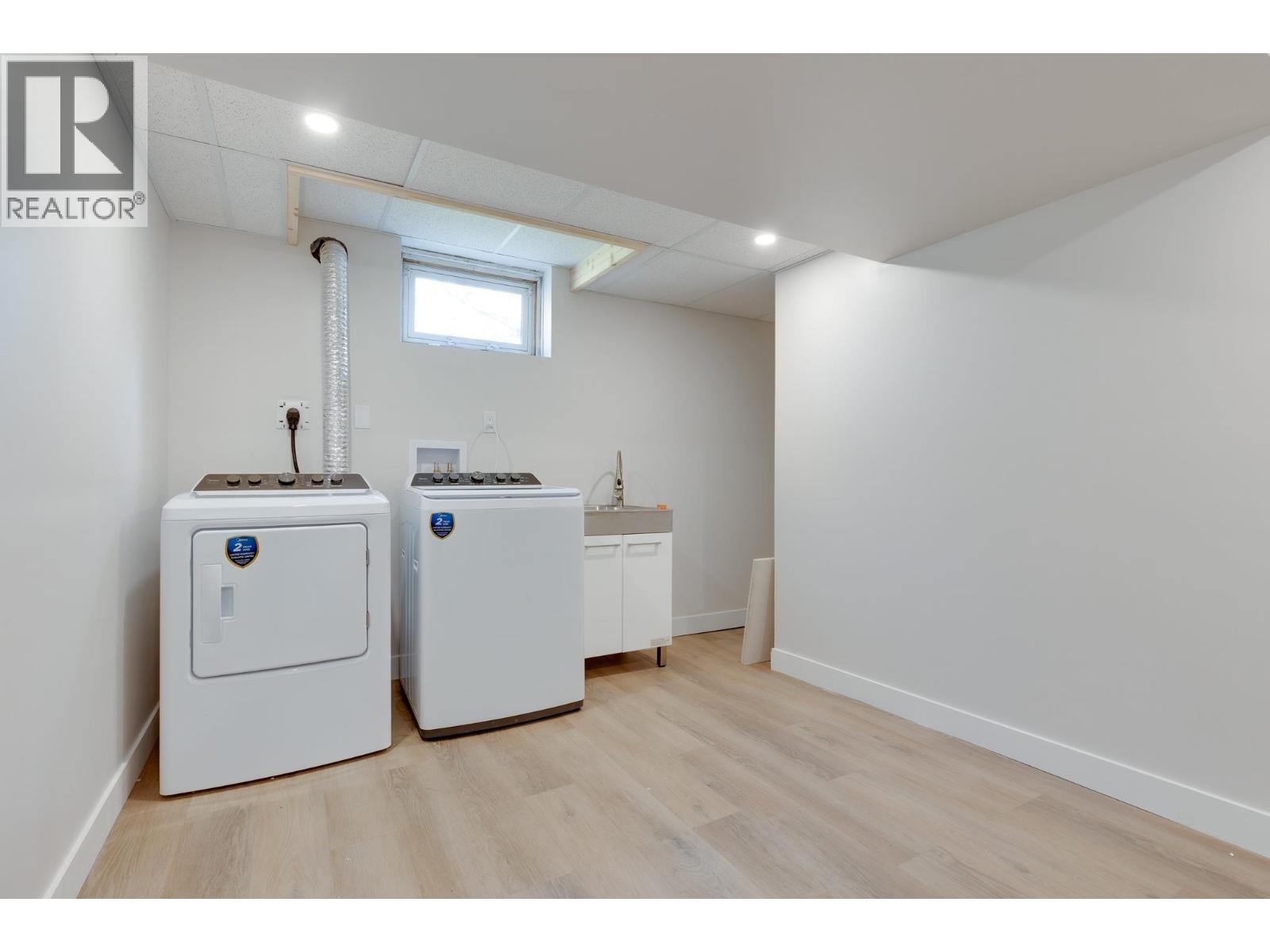 Photo 15 of 31 — 4206-4210 1ST AVENUE · Prince George, BC