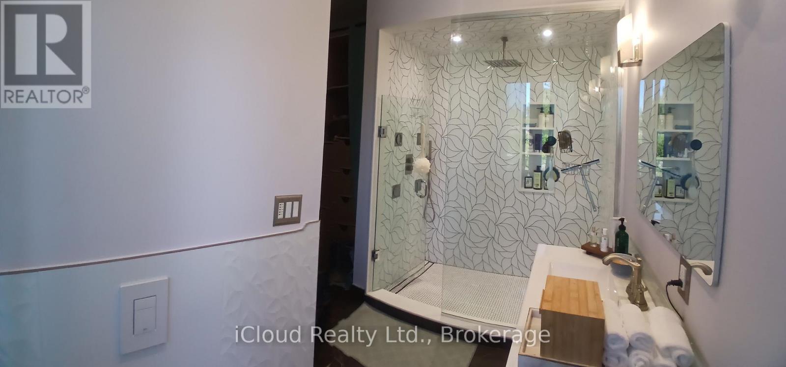2216 Champlain Road — photo 13