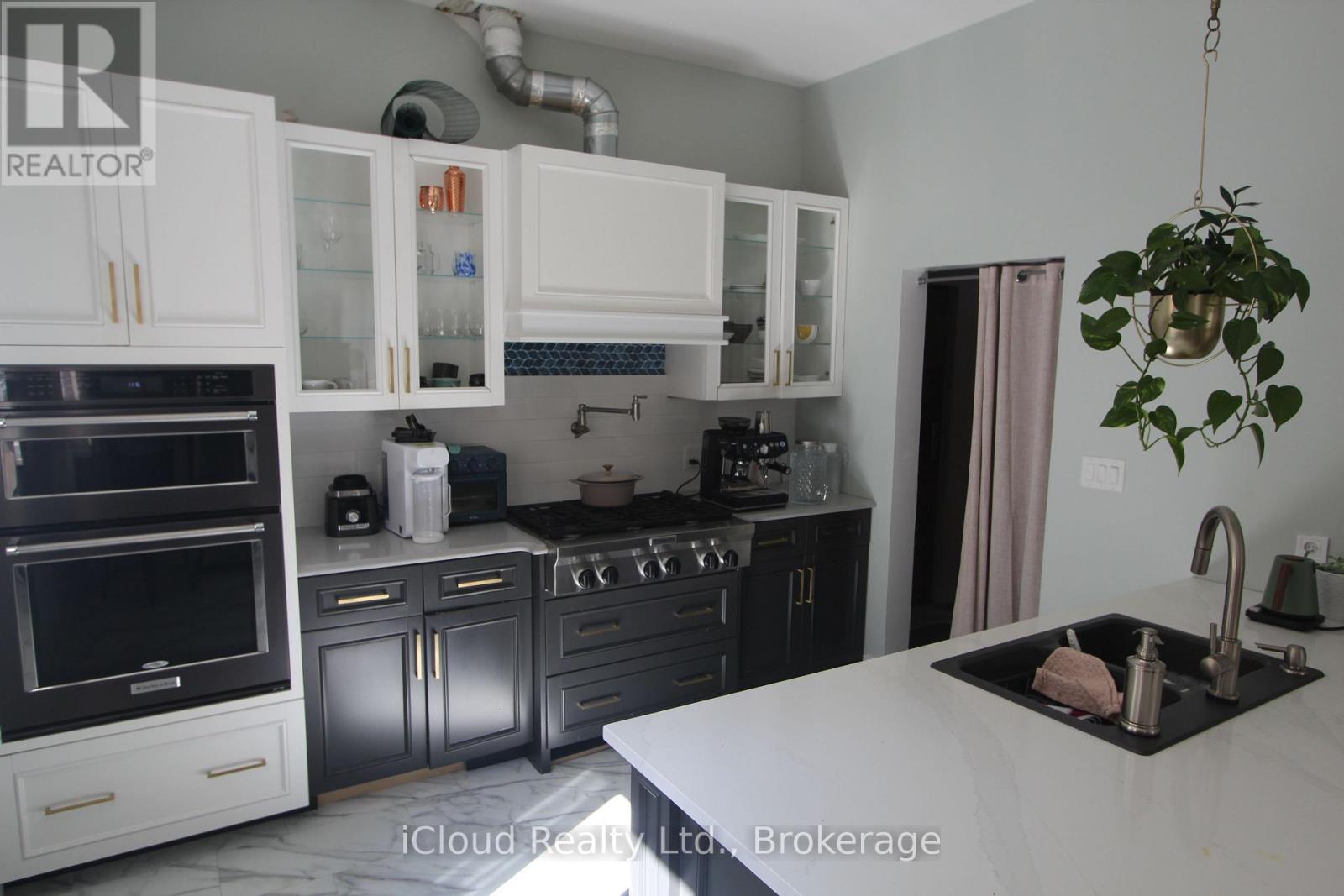 2216 Champlain Road — photo 17