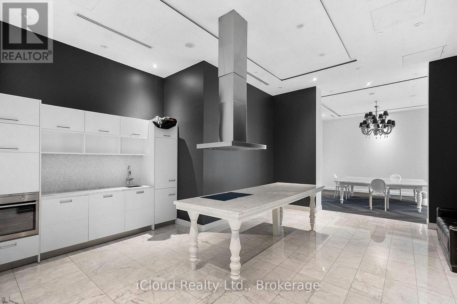#PH-3103 90 PARK LAWN - Image 45