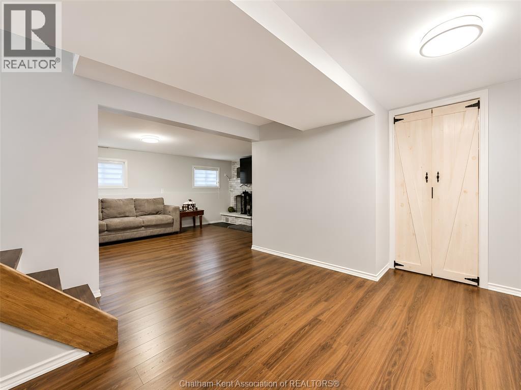 334 MCNAUGHTON AVENUE, Chatham — photo 8