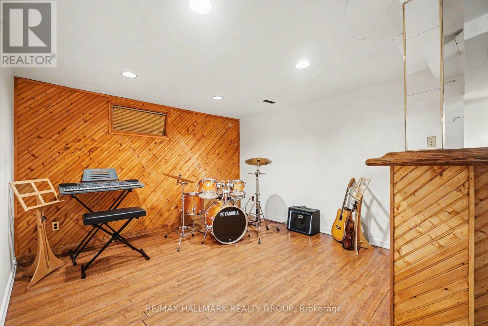 1236 AMESBROOKE DRIVE - 27