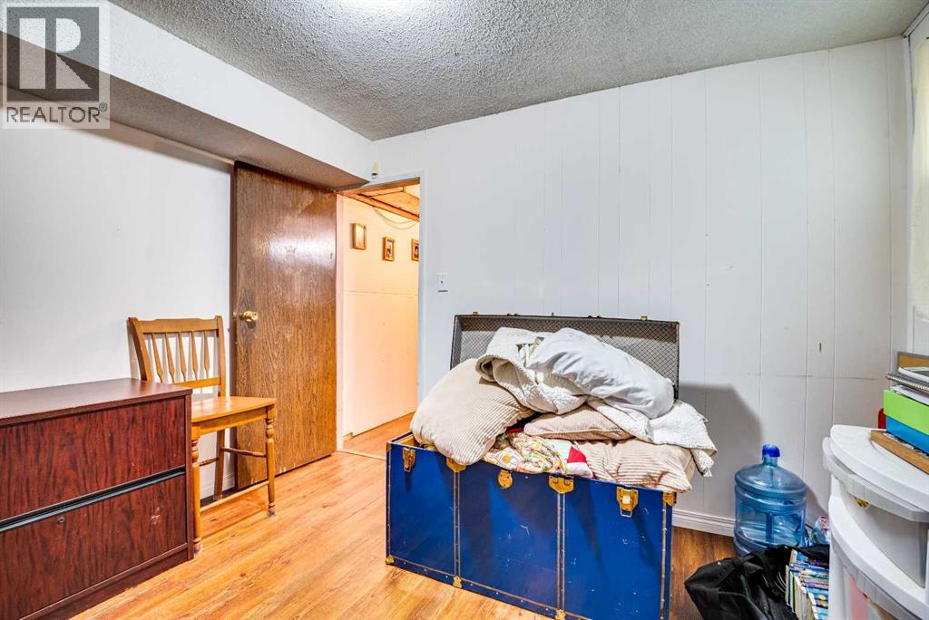 Listing photo – 418 School Road, Trochu