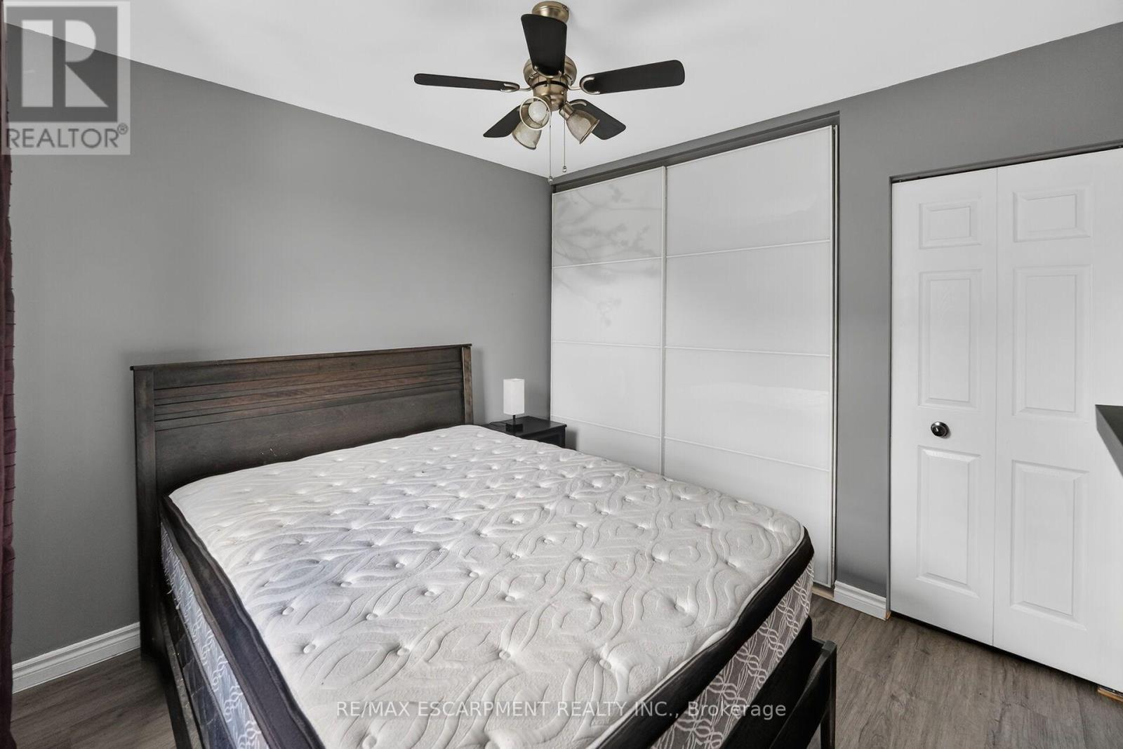 #52 2373 KING STREET E - 12