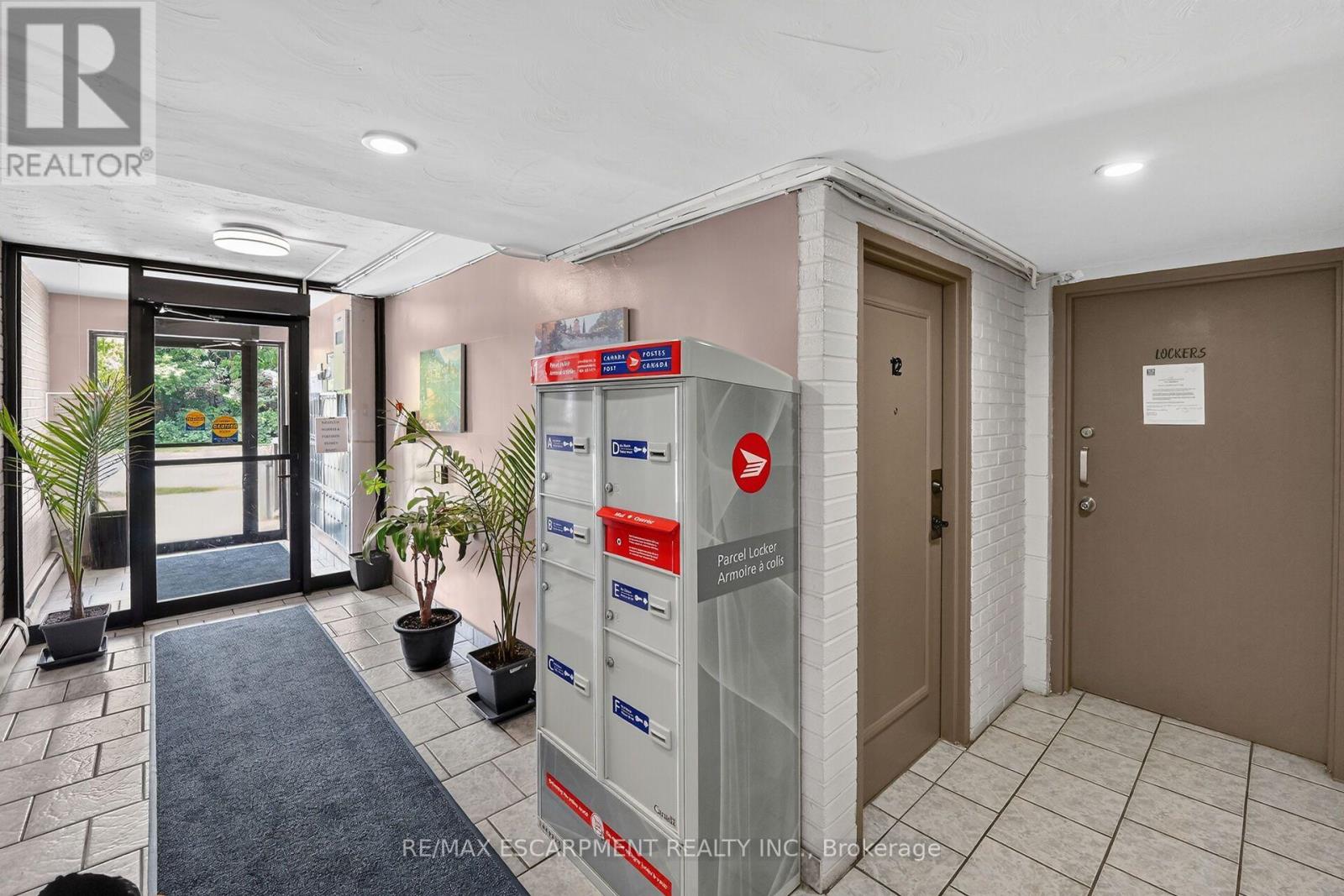 #52 2373 KING STREET E - 19