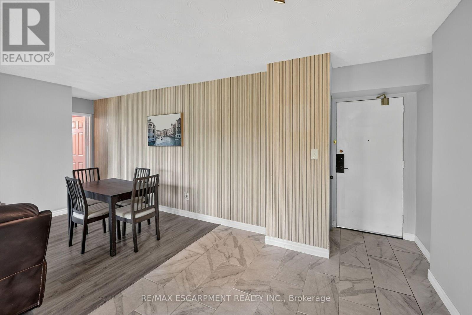 #52 2373 KING STREET E - 5