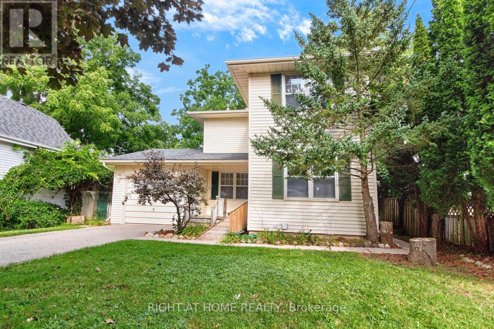 8 AMELIA STREET - 3