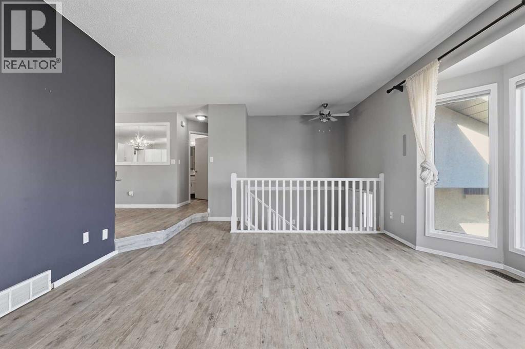 Listing photo – 5711 61 Avenue, Rocky Mountain House