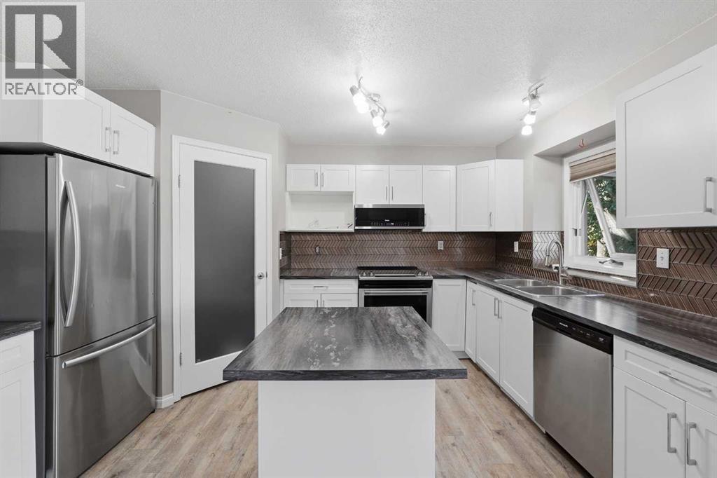 Listing photo – 5711 61 Avenue, Rocky Mountain House