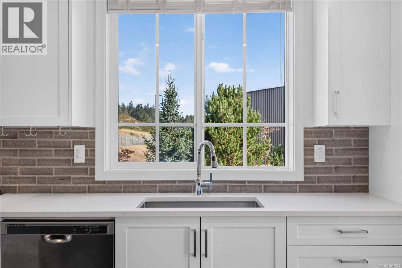 15 370 Latoria Boulevard, Colwood
