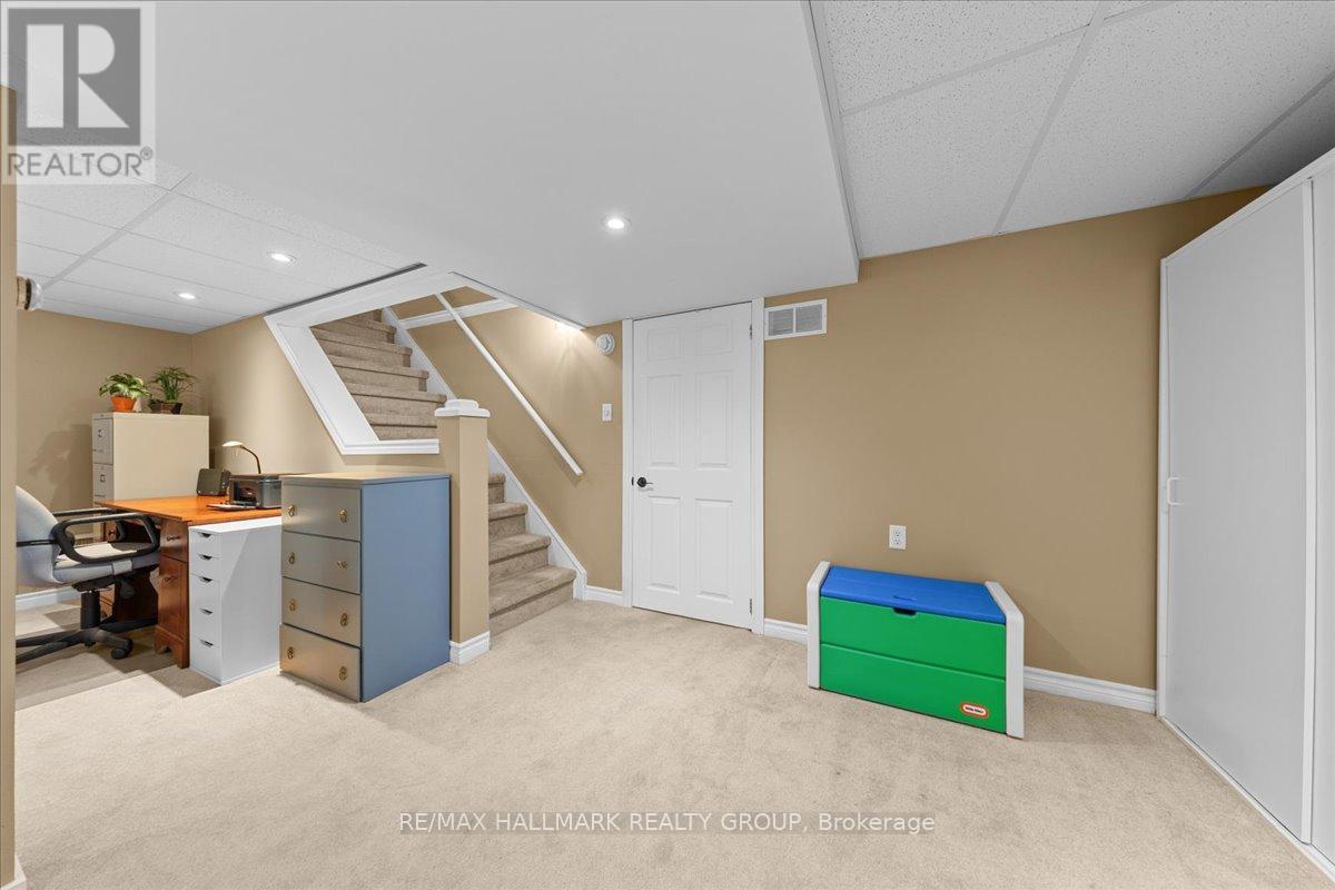 515 CLOTHIER STREET E - Image 26