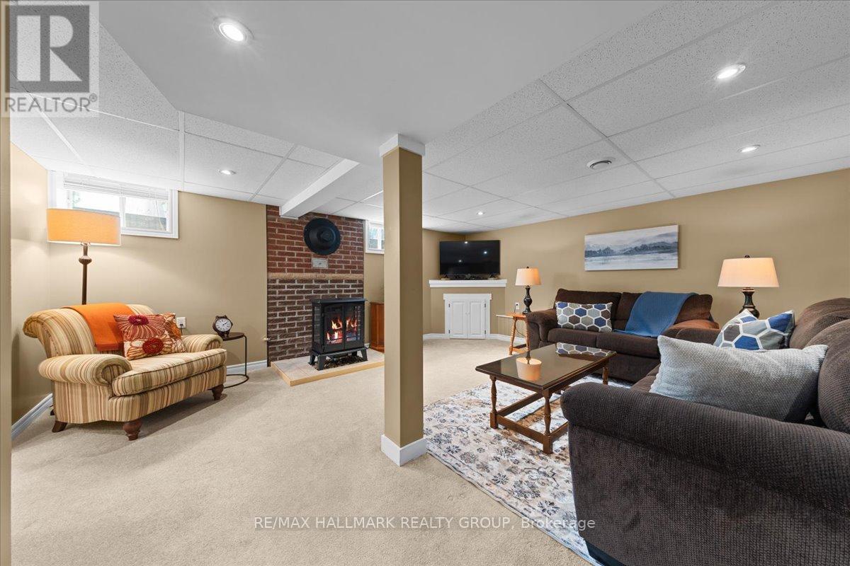 515 CLOTHIER STREET E - Image 31