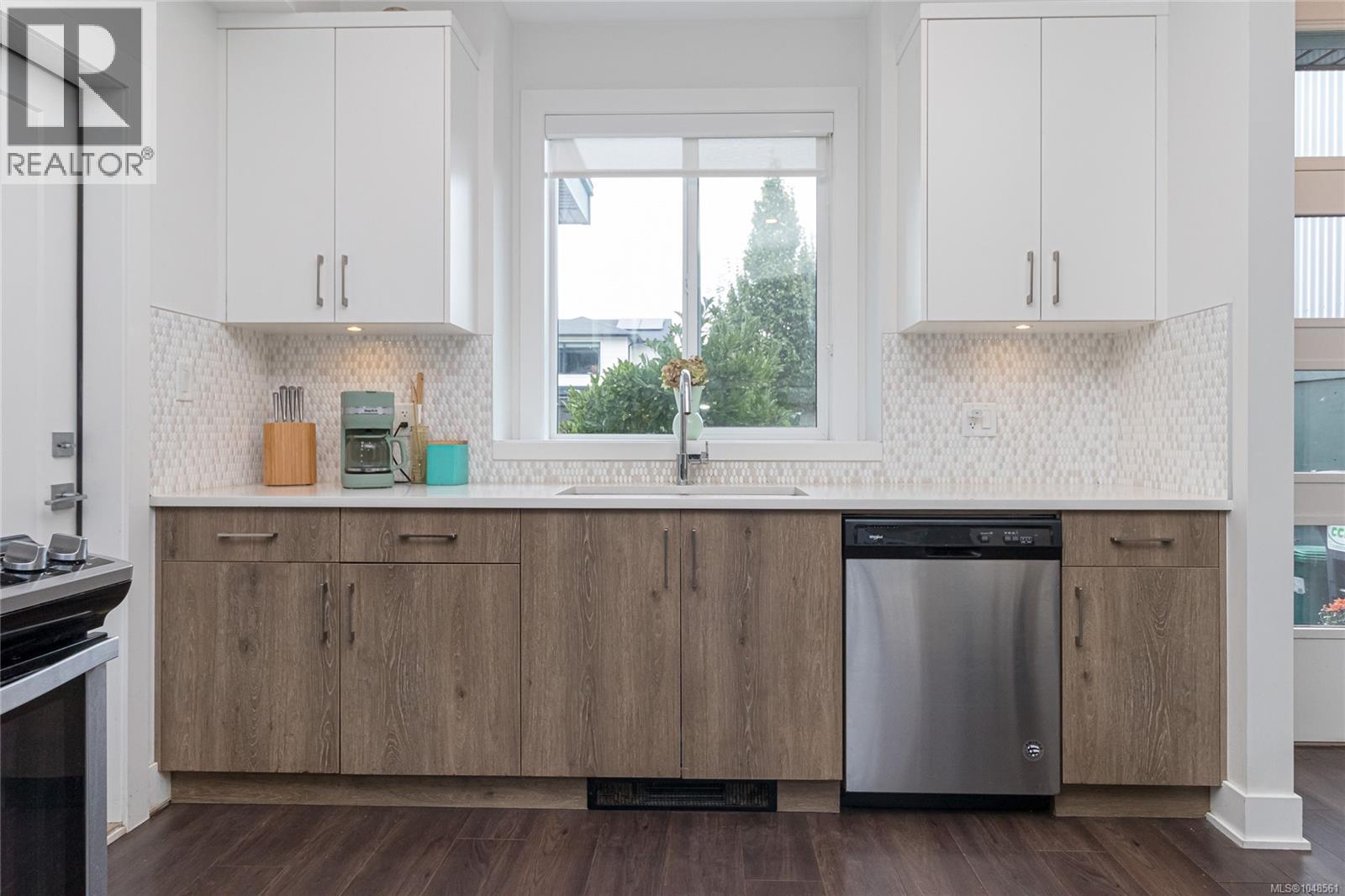  2874 Meridian Avenue, Langford