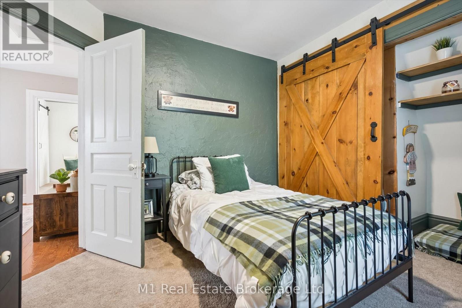 691 ST ANDREW STREET W - Image 24