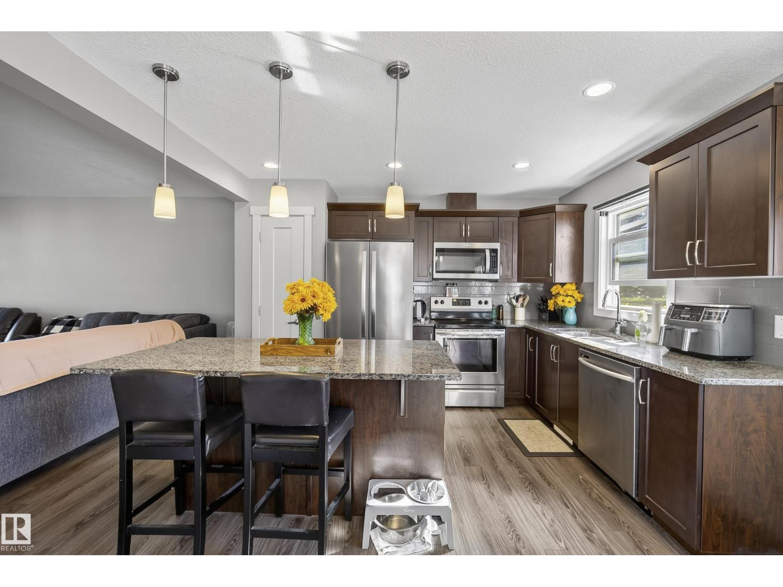 #8 4205 30 ST NW - 17