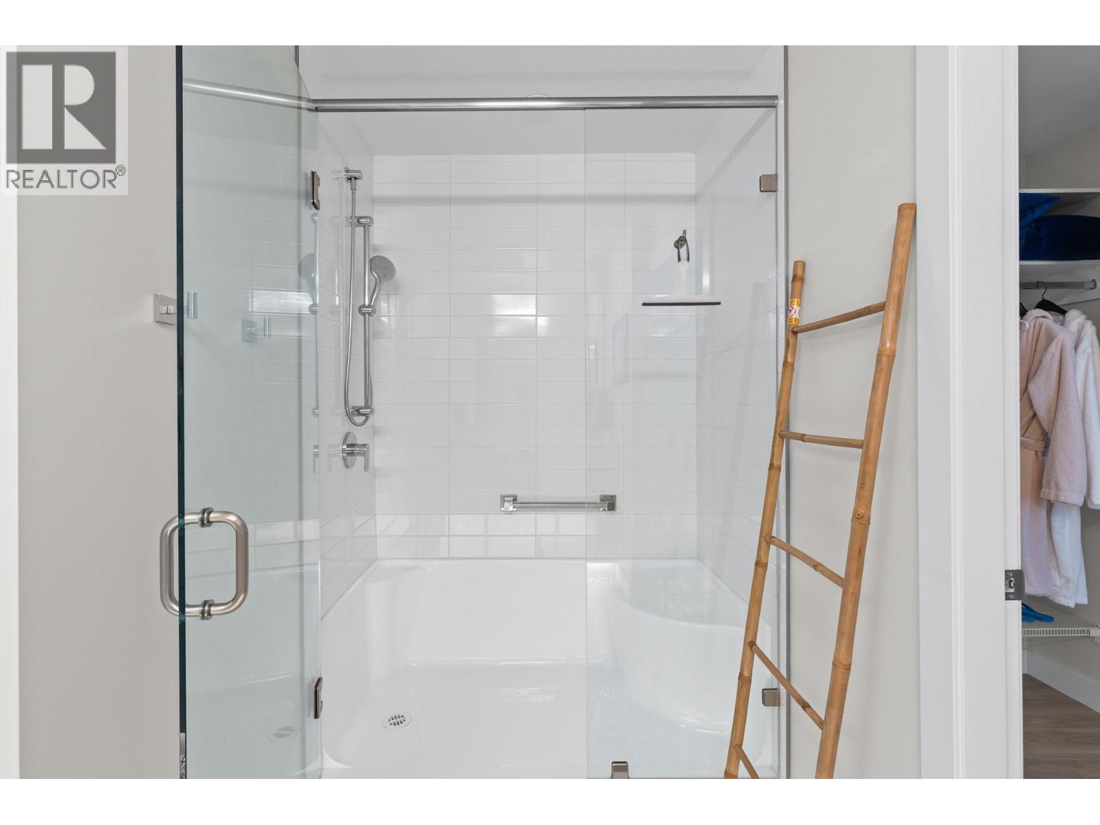 8876 Crofton Road, Vernon
