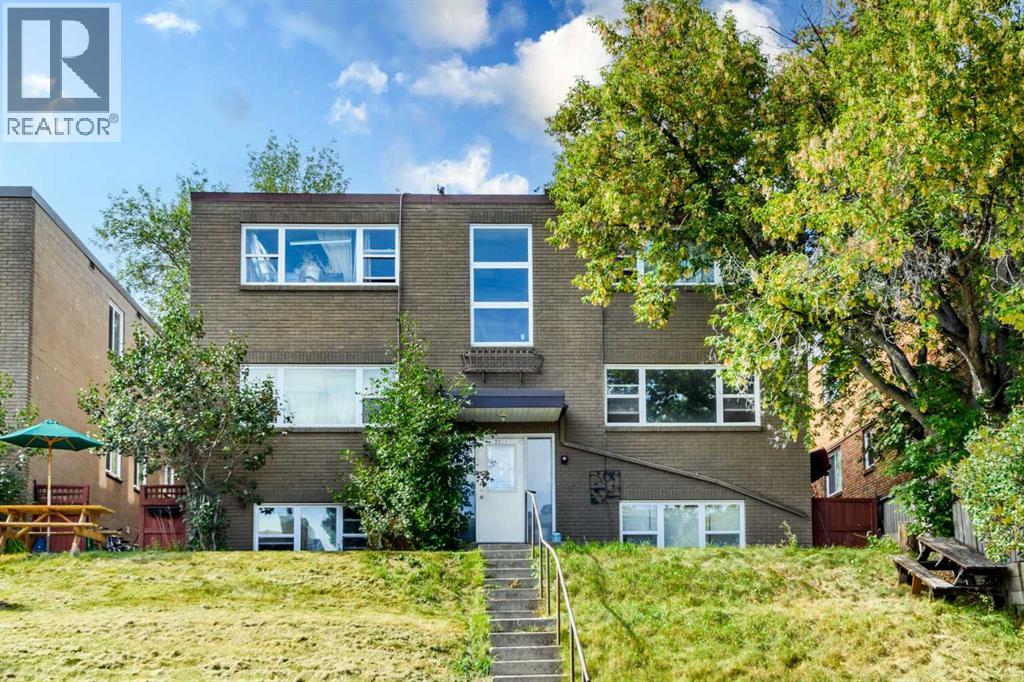 1, 2311 17A Street SW, Calgary, Alberta, T2T4S3
