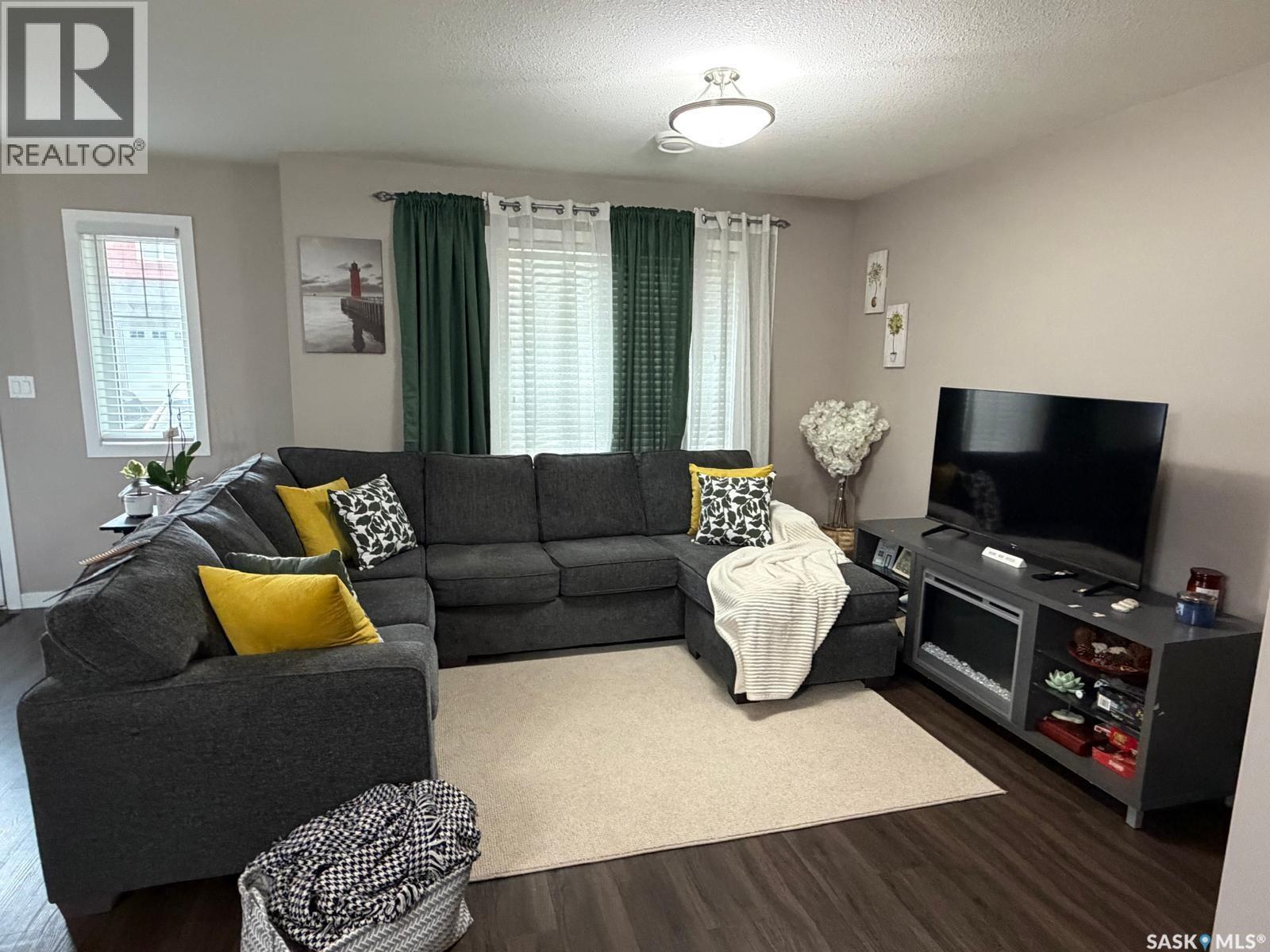 #503 3440 Avonhurst DRIVE - 2