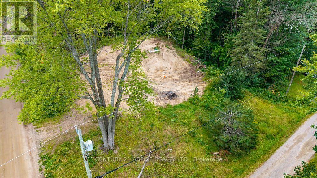 201 Sand Point Road, Whitewater Region, Ontario, K8A6W2, Whitewater Region, Ontario — photo 2 of 5