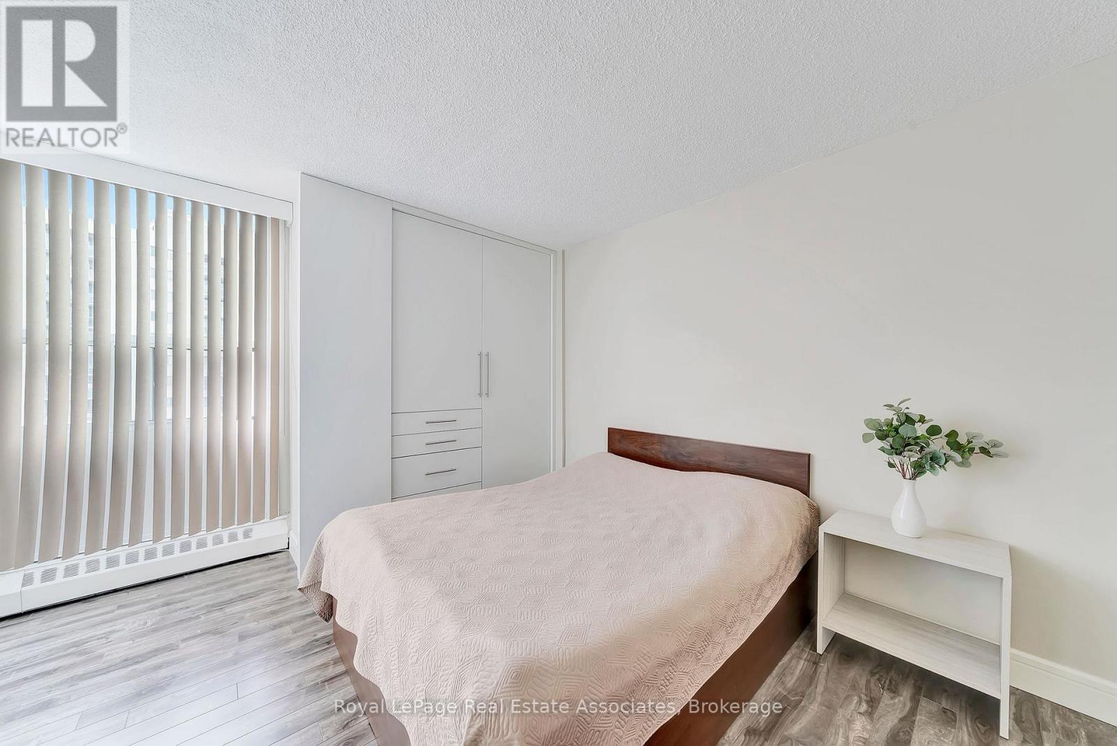 #1406 335 MILL ROAD - 19