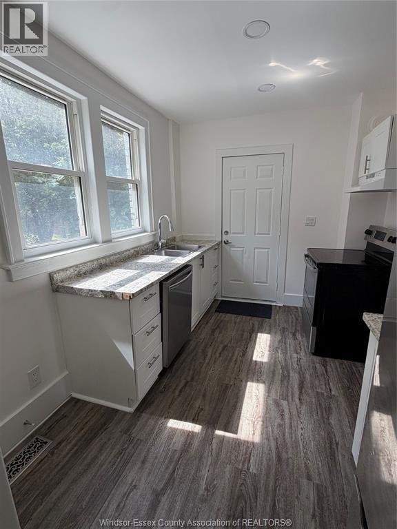 3272 BABY Street, Windsor, Ontario, N9C1K8, Windsor, Ontario — photo 4 of 5