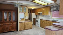 Other - 42 Unrau Place Highland Park, Brandon, MB R7C0A7 Photo 6