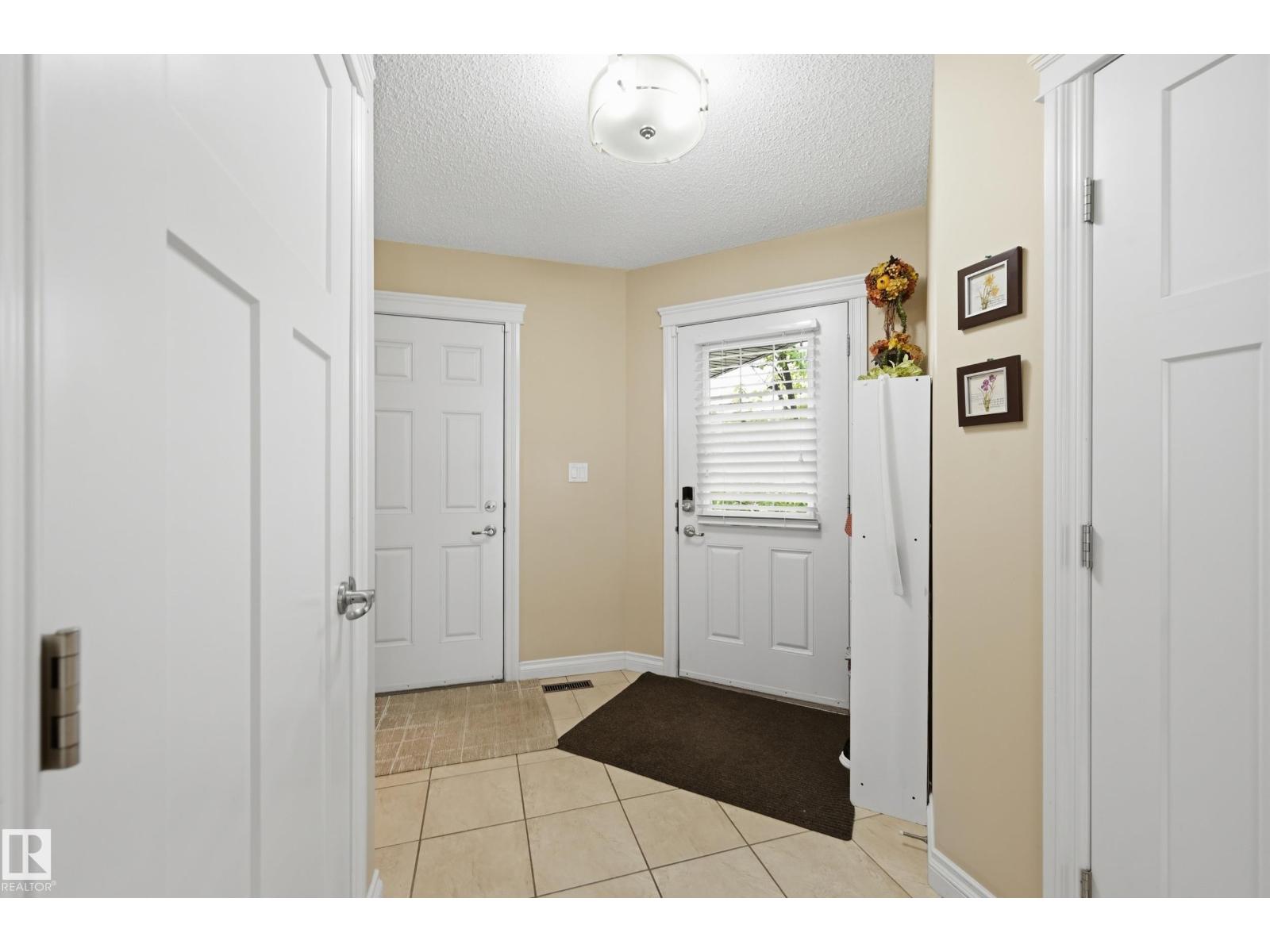 1111 176 ST SW, Edmonton, Alberta, T6W2B7, Edmonton, Alberta — photo 2 of 5