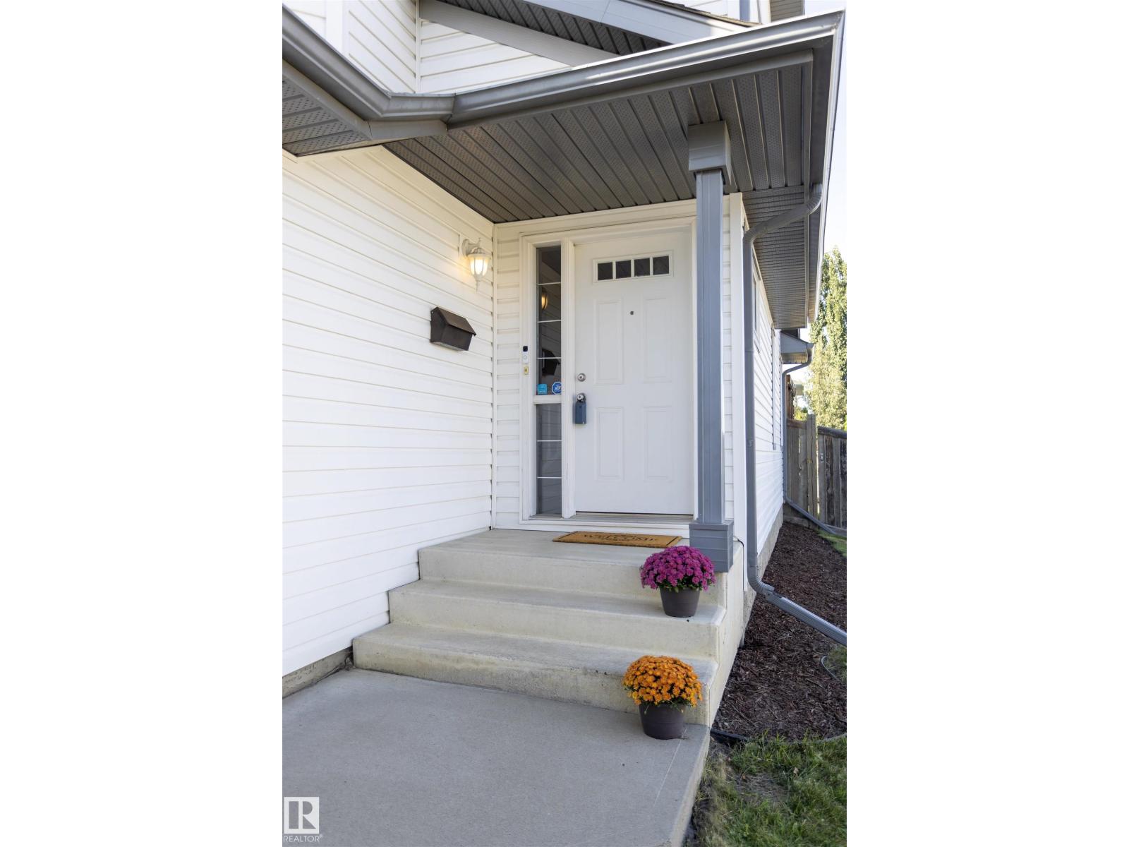 3575 MCLEAN CR SW, Edmonton, Alberta, T6W1M4, Edmonton, Alberta — photo 4 of 5
