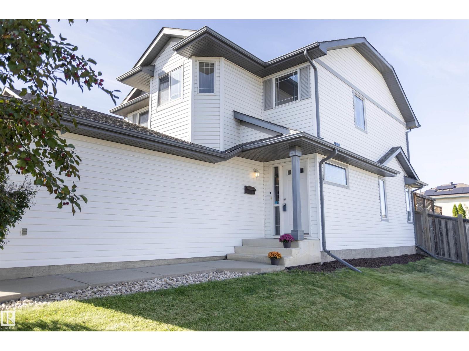 3575 MCLEAN CR SW, Edmonton, Alberta, T6W1M4, Edmonton, Alberta — photo 2 of 5
