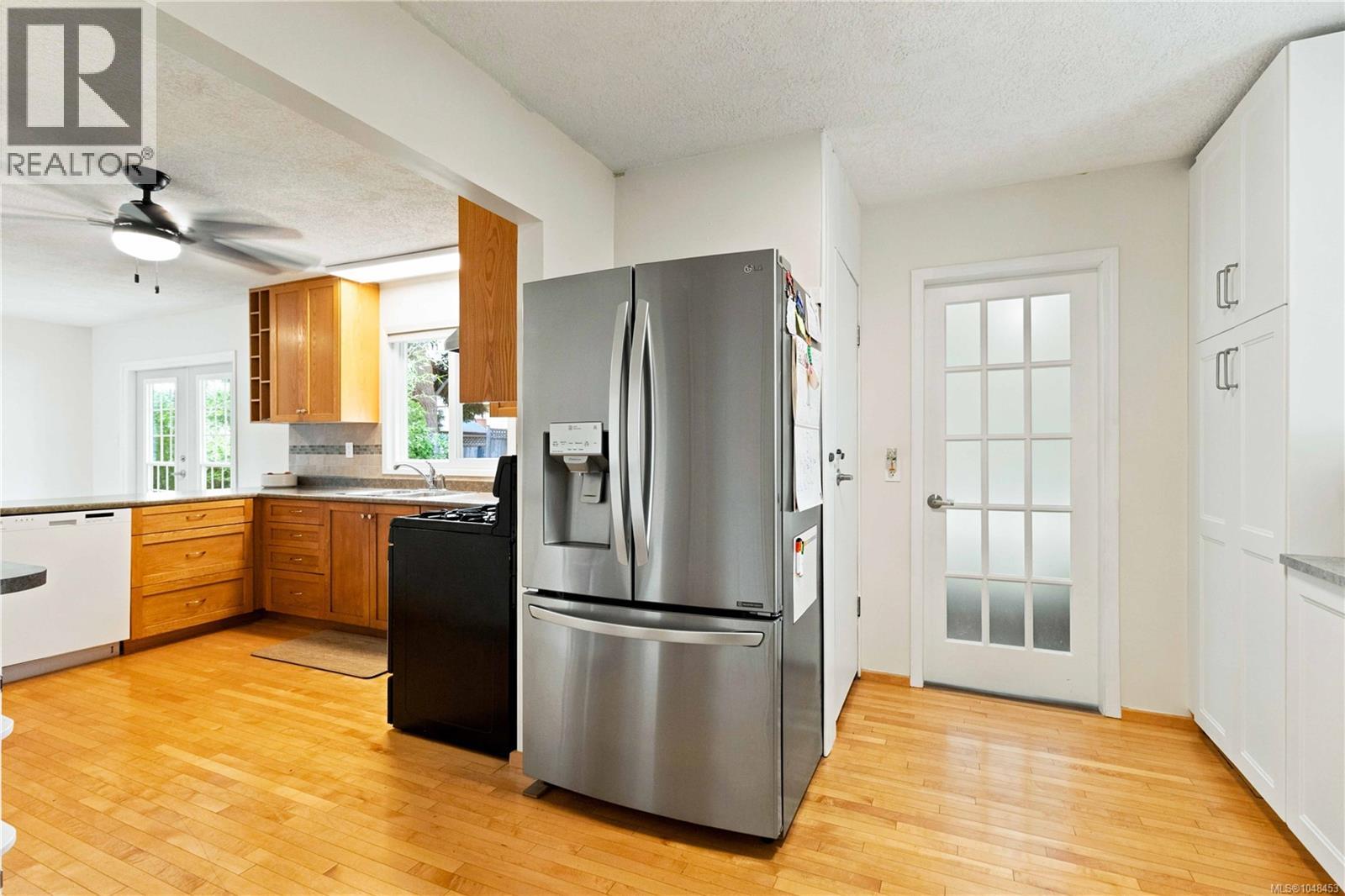  2836 Rita Road, Langford