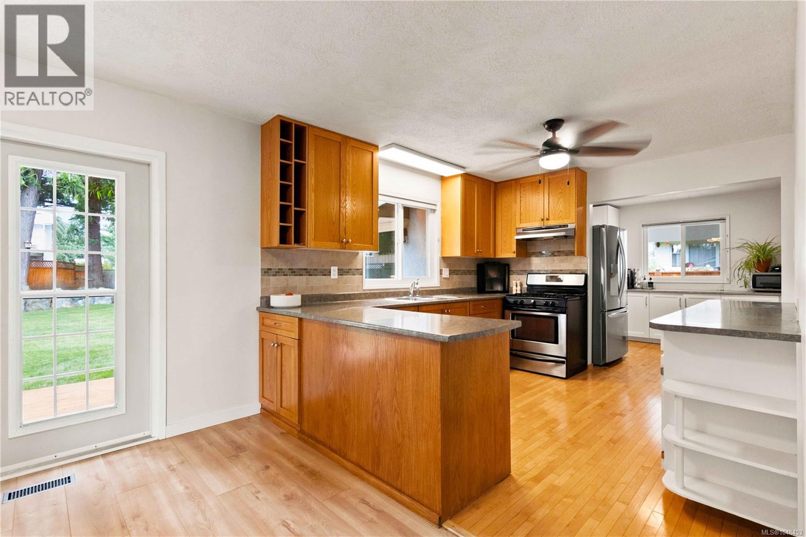  2836 Rita Road, Langford
