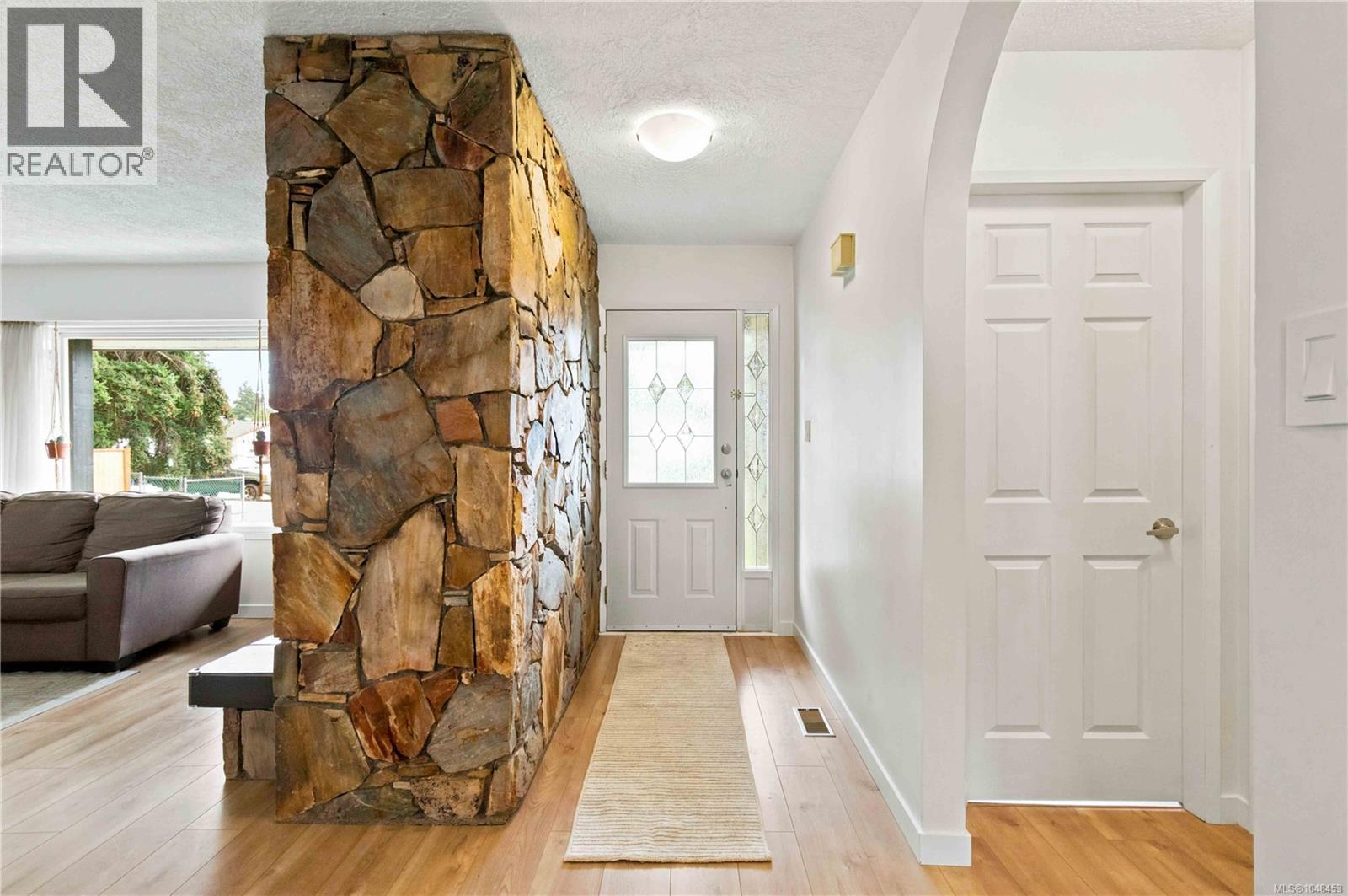  2836 Rita Road, Langford