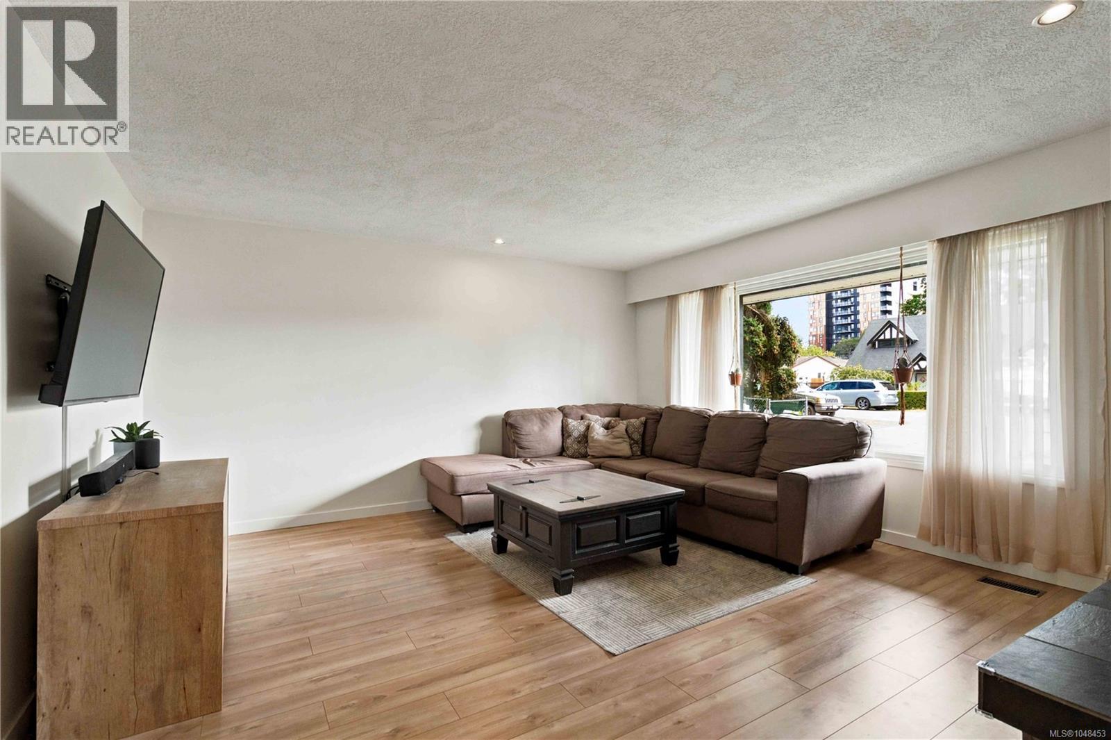  2836 Rita Road, Langford