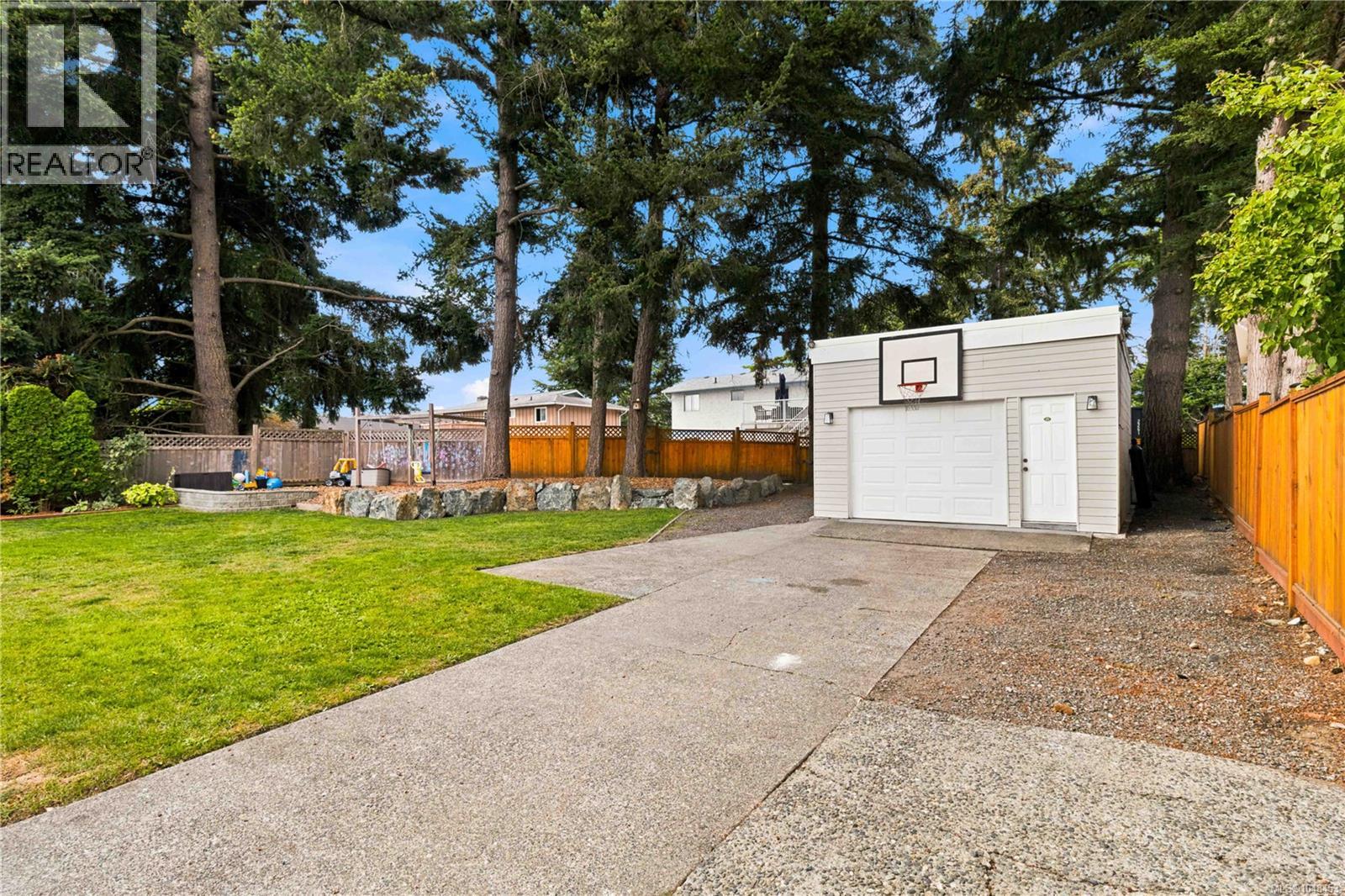  2836 Rita Road, Langford