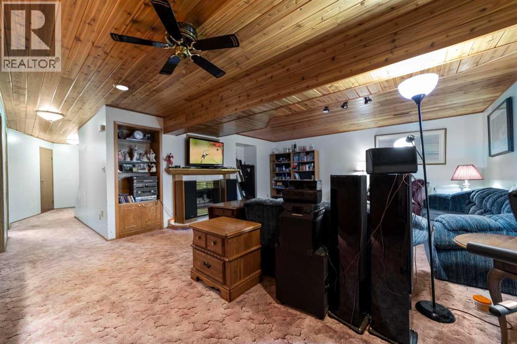 4908 56 Street W - 21
