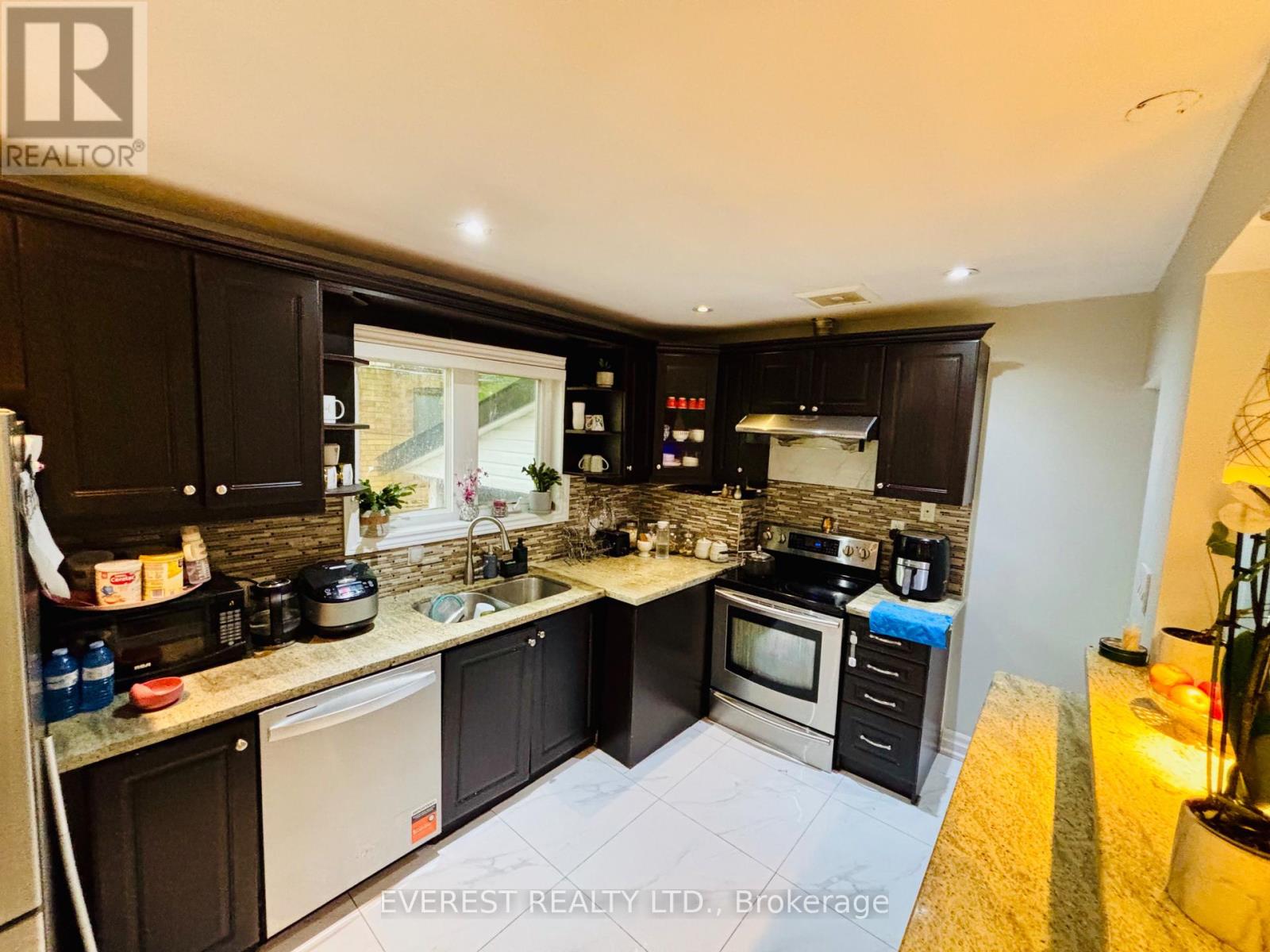 130 PORTSDOWN ROAD - 33