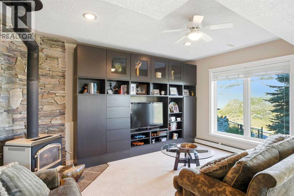 310 Gleneagles View, Cochrane