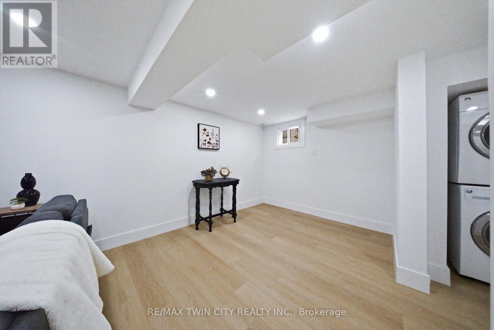 77 ABIGAIL AVENUE - 18
