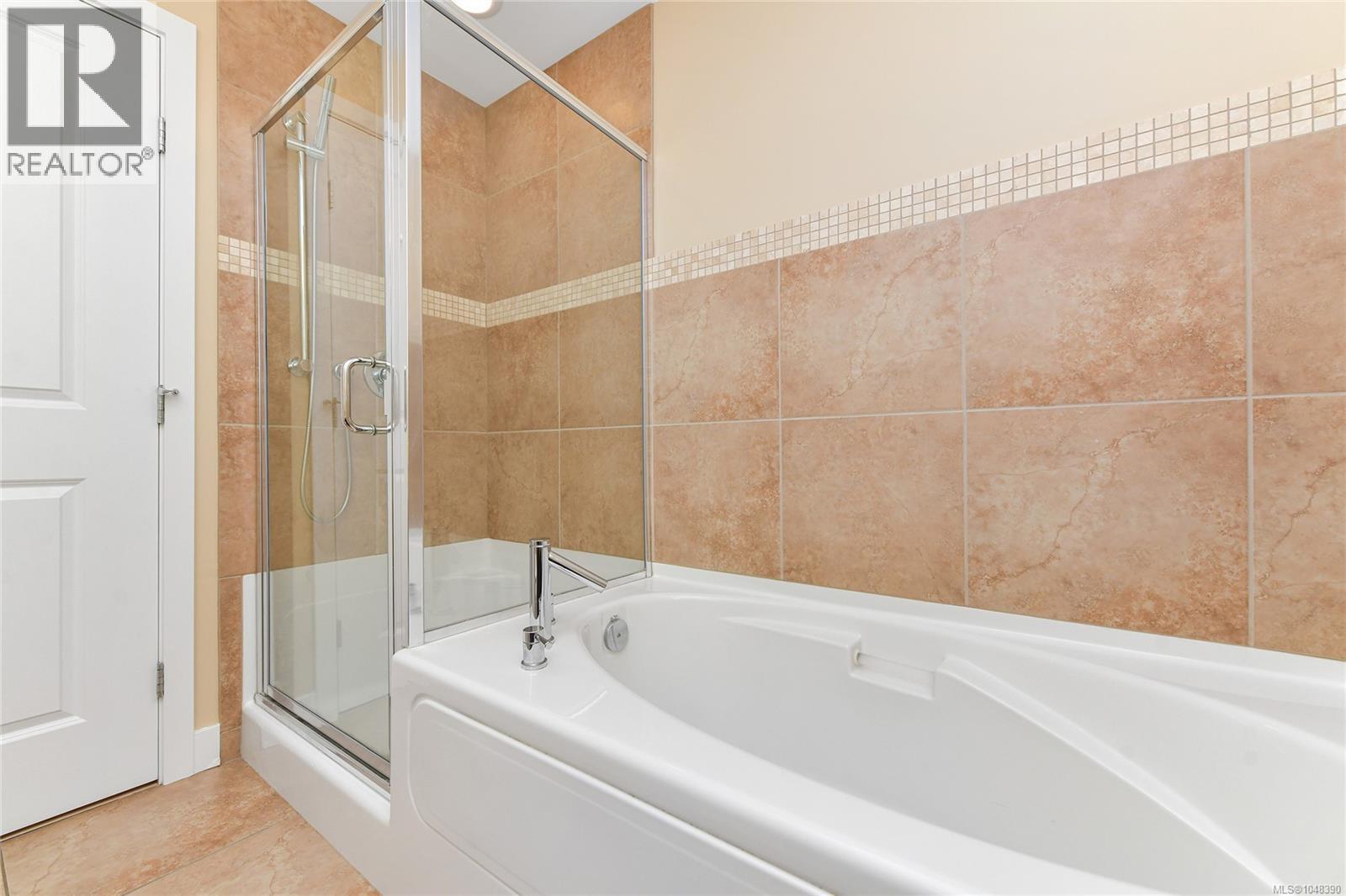 #205 611 Goldstream Ave - 18