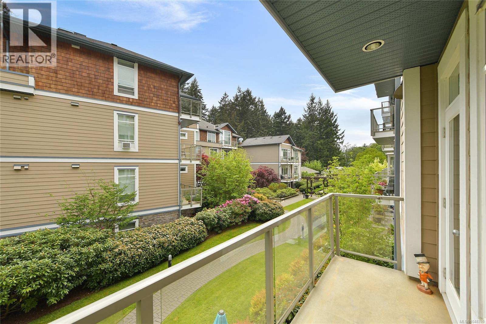 #205 611 Goldstream Ave - 25
