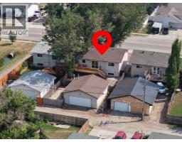 305 51 Avenue, Coalhurst, AB T0L0V0 Photo 30