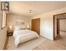 305 51 Avenue, Coalhurst, AB T0L0V0 Photo 16