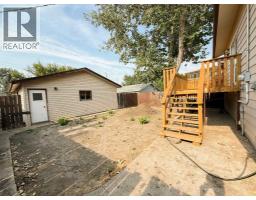 305 51 Avenue, Coalhurst, AB T0L0V0 Photo 28