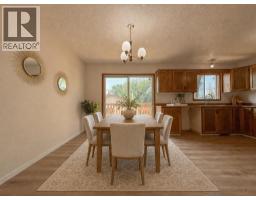 Family room - 305 51 Avenue, Coalhurst, AB T0L0V0 Photo 9